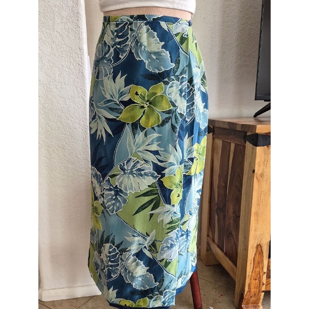 Peter Nygard Silk Floral wrap skirt Sz Small